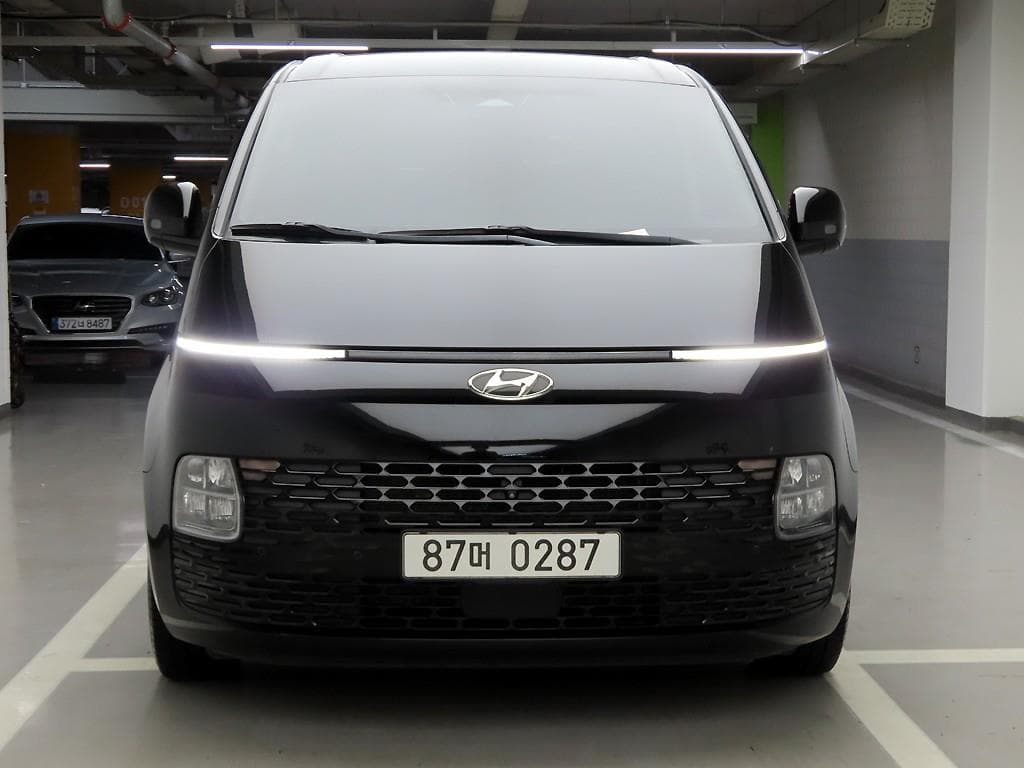 هیوندای استاریا