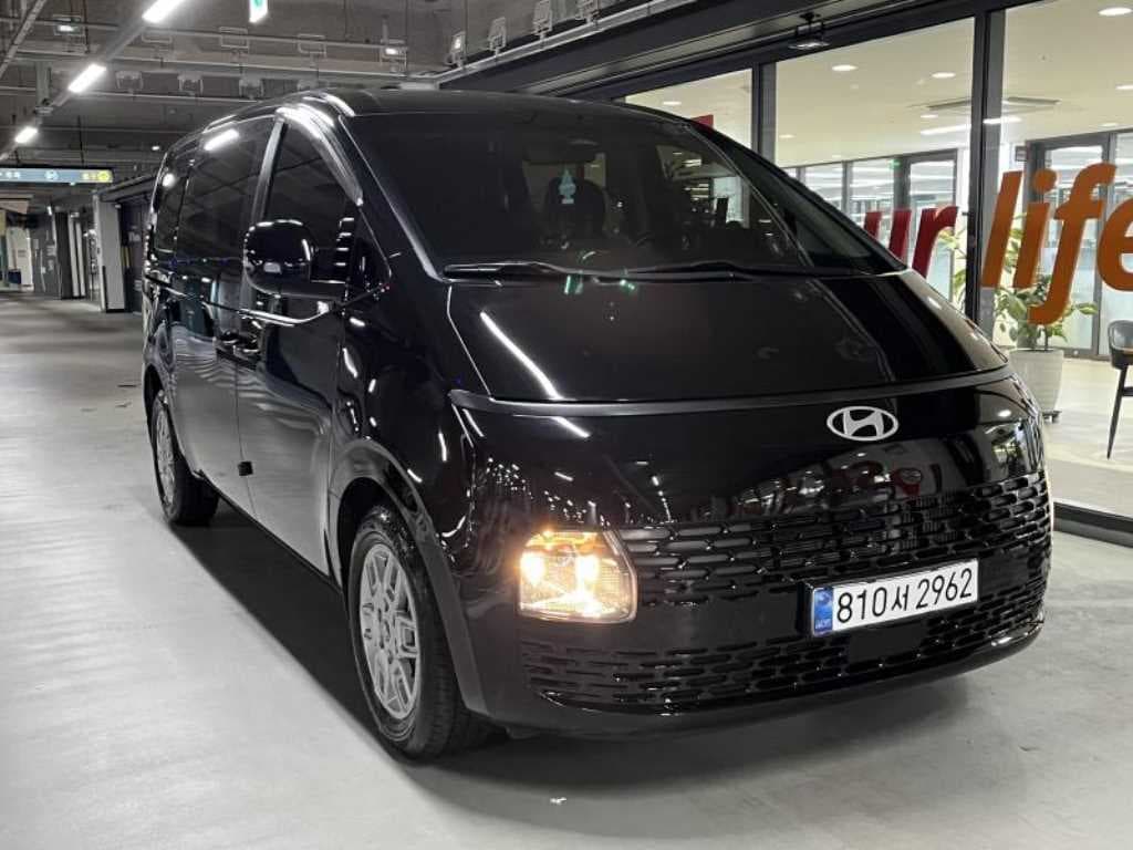 هیوندای استاریا