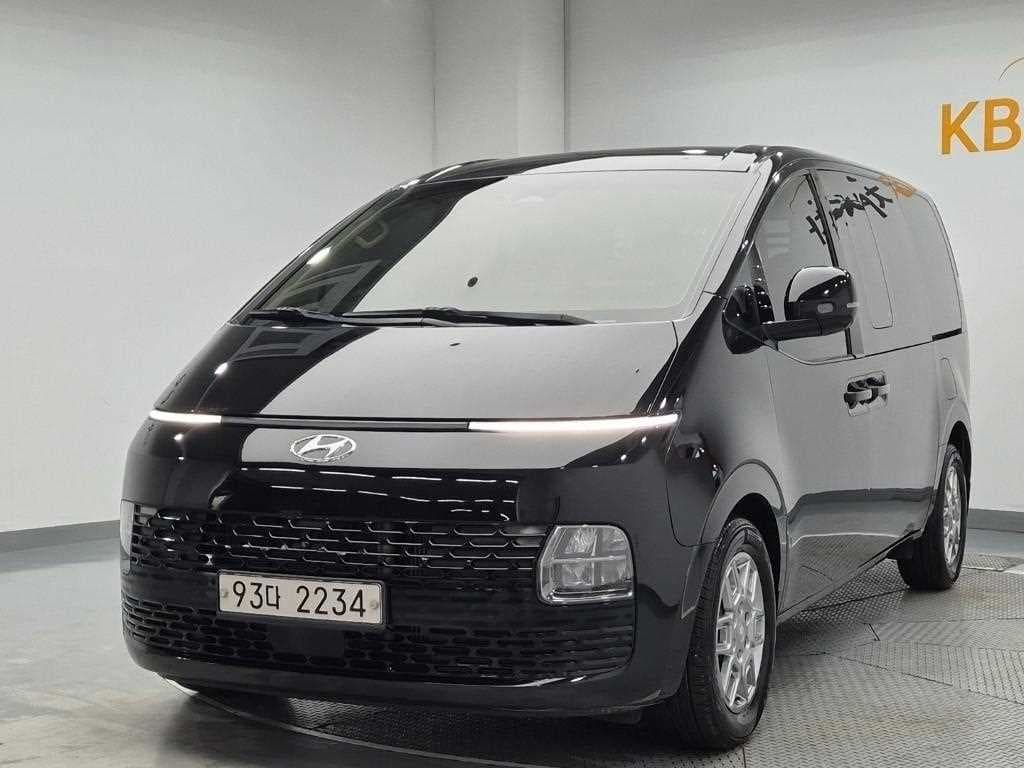 هیوندای استاریا