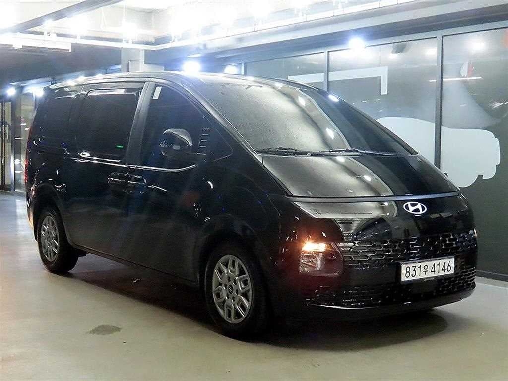 هیوندای استاریا
