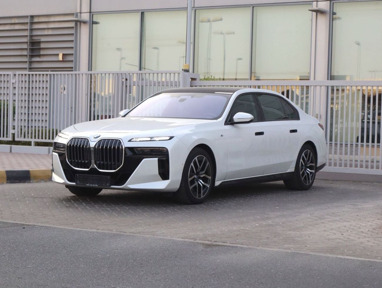 بی‌ام‌و 735i