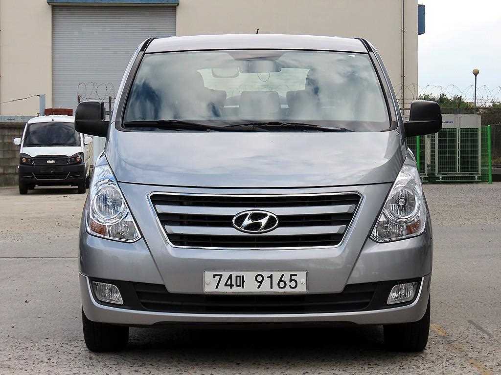 Hyundai Starex