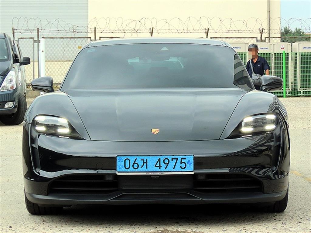 Porsche Taycan