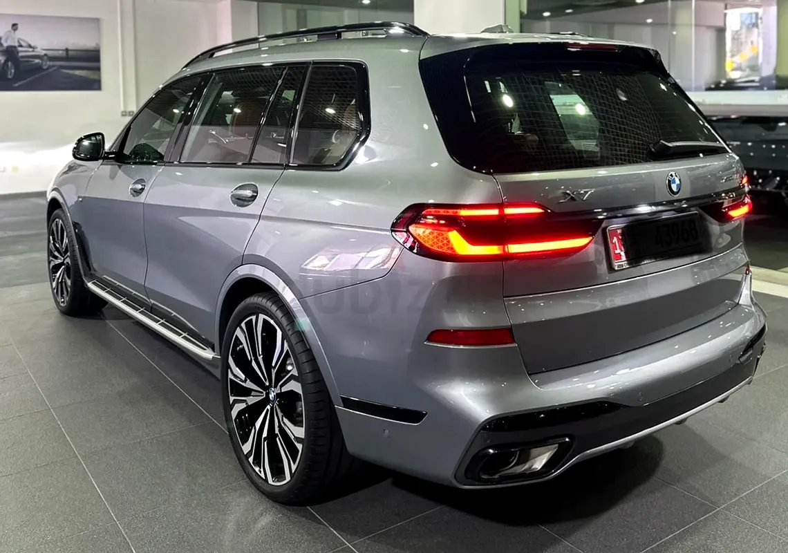 بی‌ام‌و ایکس ۷ xDrive40i M Sport