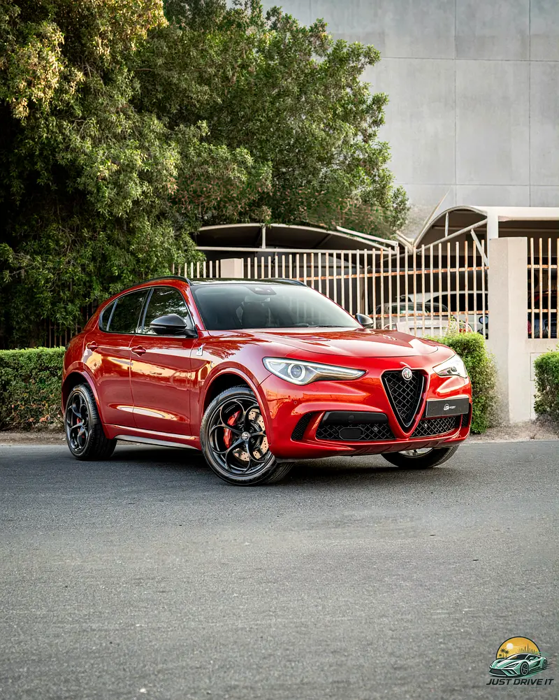 آلفارومئو استلویو Quadrifoglio