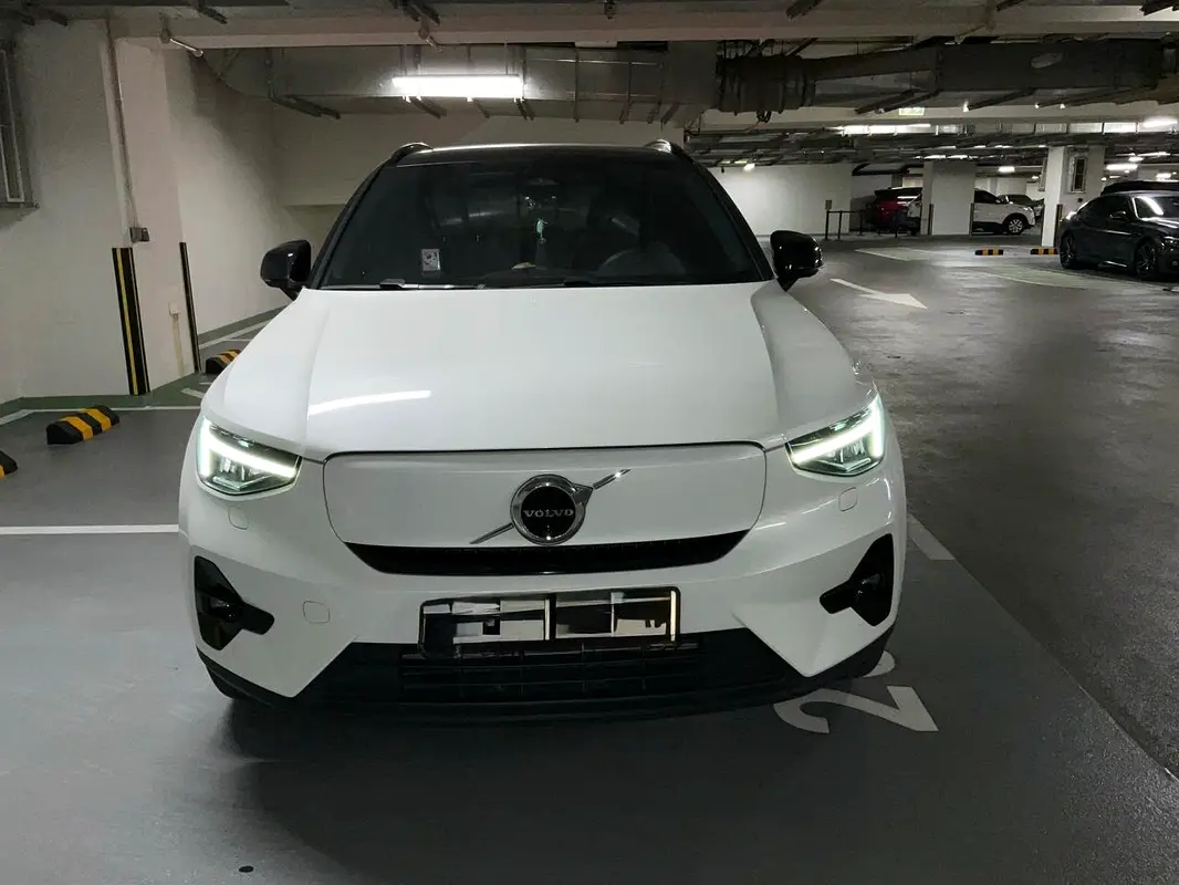 Volvo XC40 Plus