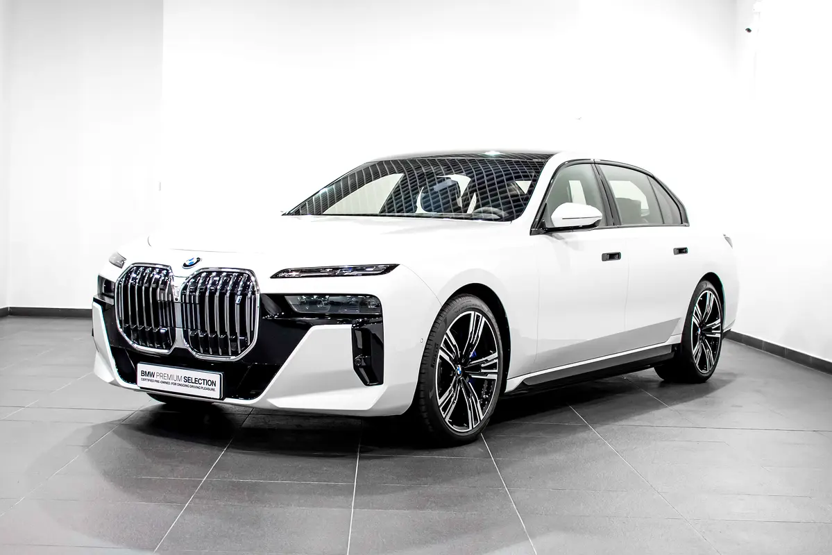 BMW i7